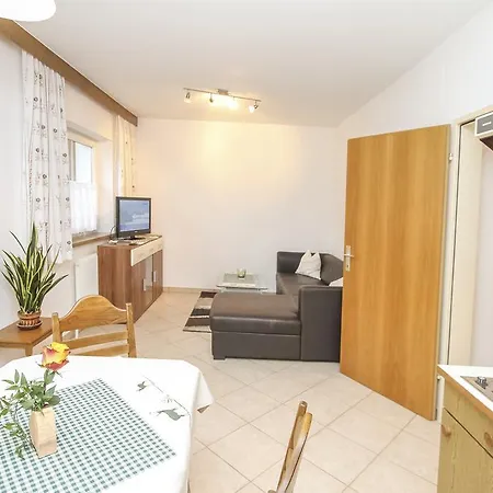 Apartment Haus Tyrolia